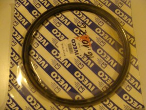 Uszczelniacz piasty  180x200x16 