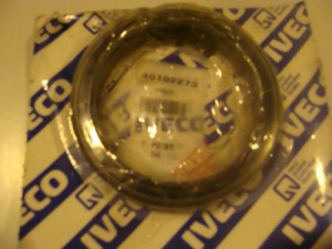 Uszczelniacz piasty tył  70x90x12 