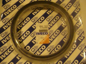 Uszczelniacz   140X165X13 