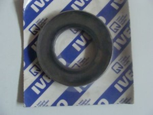 Uszczelniacz skrzyni biegów przód 