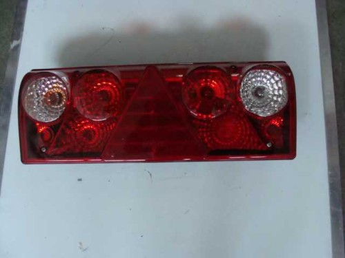 LAMPA LEWA.jpg