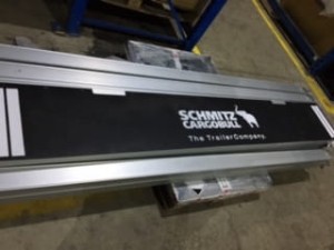FARTUCH TYLNY CHLAPACZ LOGO SCHMITZ CARGOBULL